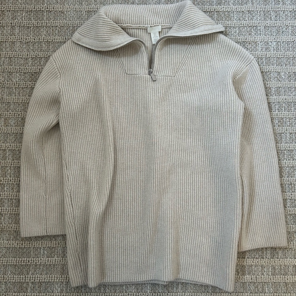 Sweater bundle size small all run bigger like medium